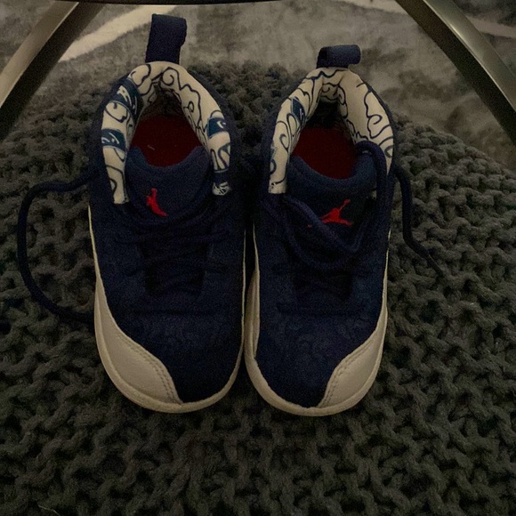 Jordan’s - Picture 1 of 2